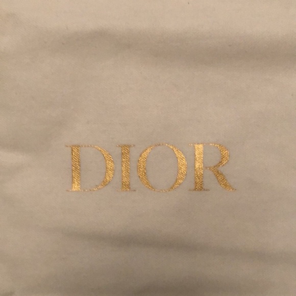 Dior Capture Totale 3 full size skincare and towel set - Picture 10 of 14